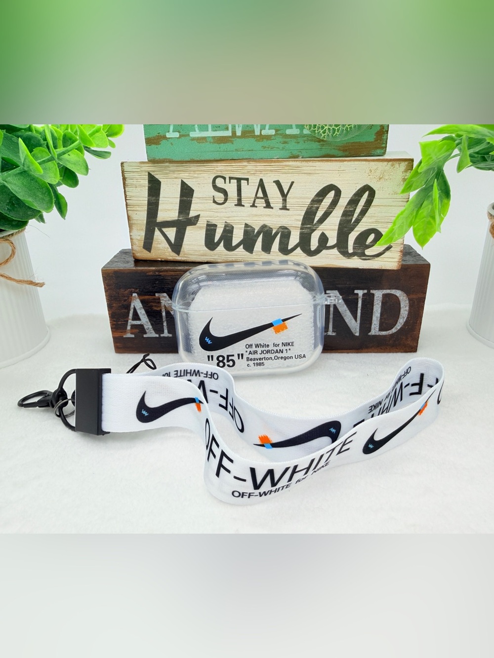 Nike OFF WHITE Design Protective Case for AirPods Pro 3 (2025) Clear White